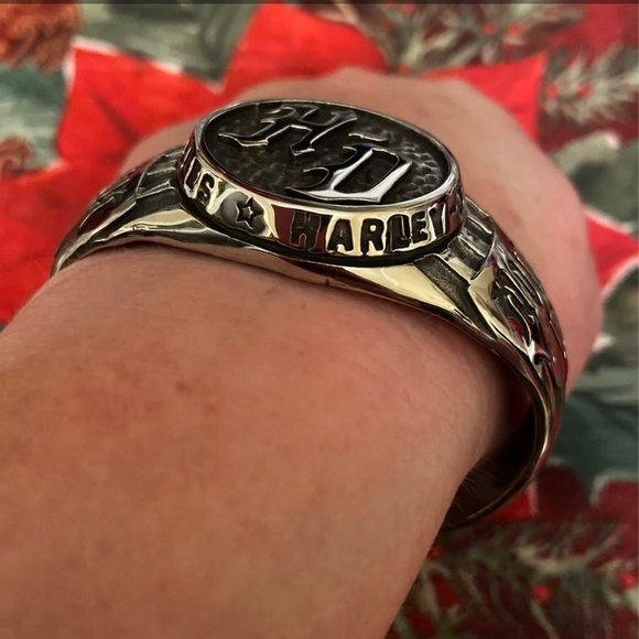 - Limited! HD Women’s Bracelets - Picture 3 of 5